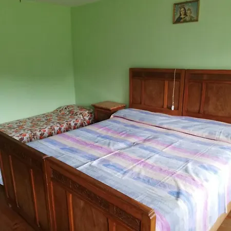 Grande Nella Piccola Cortina アパート *